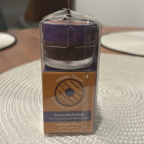 Hard Candy Sweet Sugar Lip Scrub, Limited Edition- Coconut Caramel - Picture 4 of 10